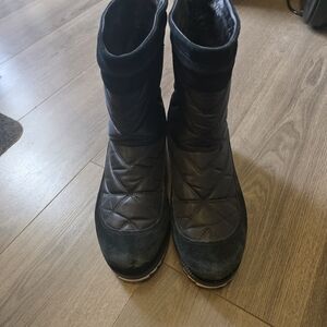 UGG Beck Black Quilted Winter Boots